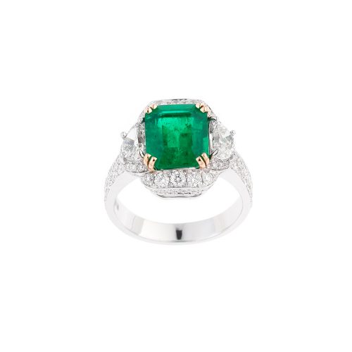 Emerald With Moon Diamonds Ring