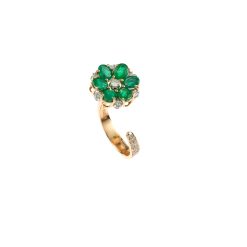 Emerald flower shaped rose gold ring